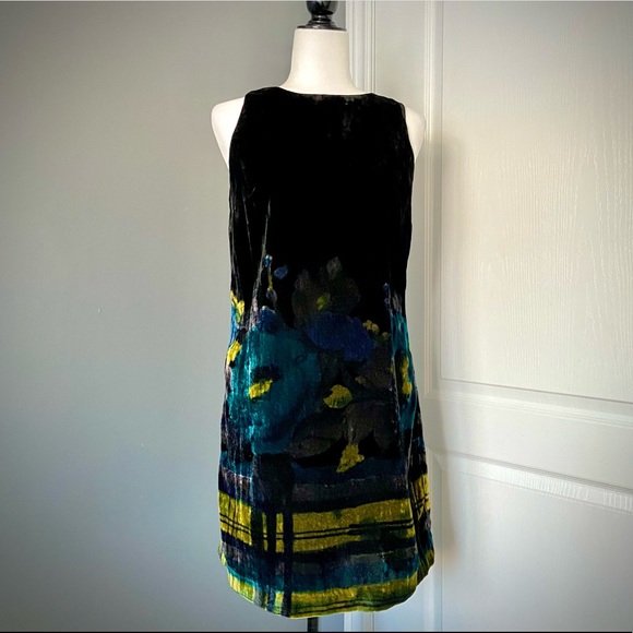 BNWT Jessica Velvet Shift Dress